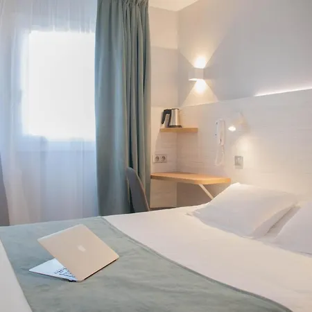 Kyriad Sud - A709 3* מונפלייה