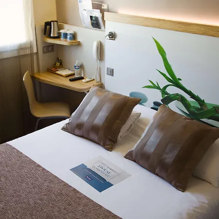 Kyriad Sud - A709 3* מונפלייה