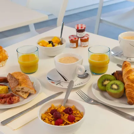 Kyriad Sud - A709 3* מונפלייה