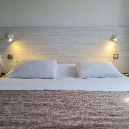 Kyriad Sud - A709 Hotel 3*