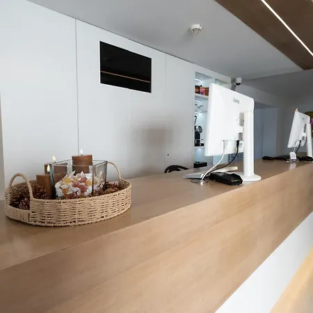 Hotell Kyriad Sud - Lattes