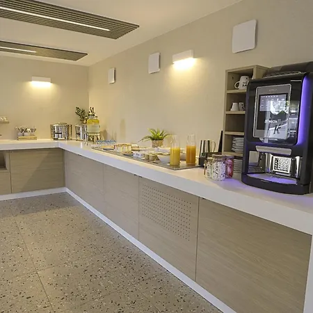 Kyriad Sud - Lattes 3*