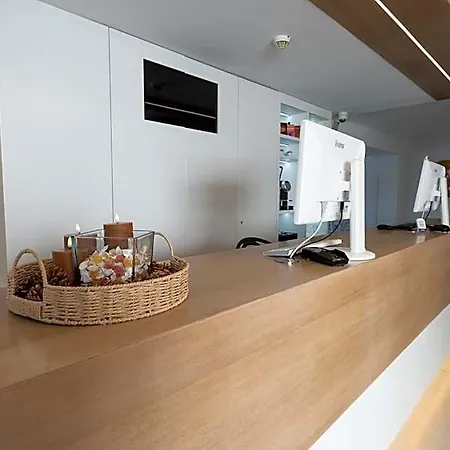 Kyriad Sud - Lattes Hotel