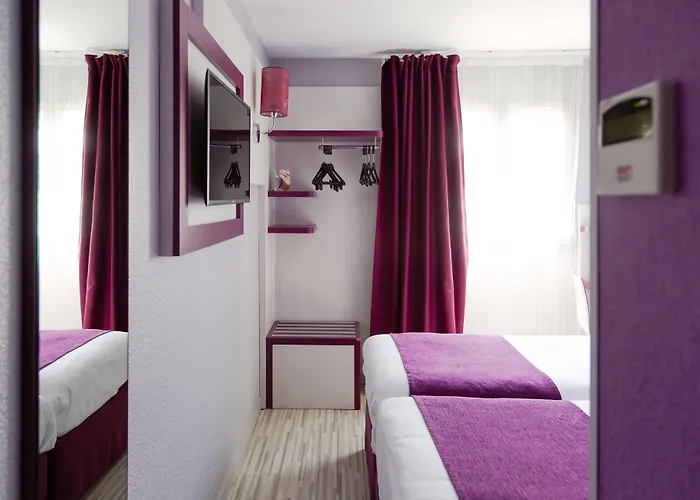 Hotel Kyriad Sud - A709 3*