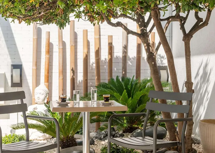 Hotel Kyriad Sud - A709 3*