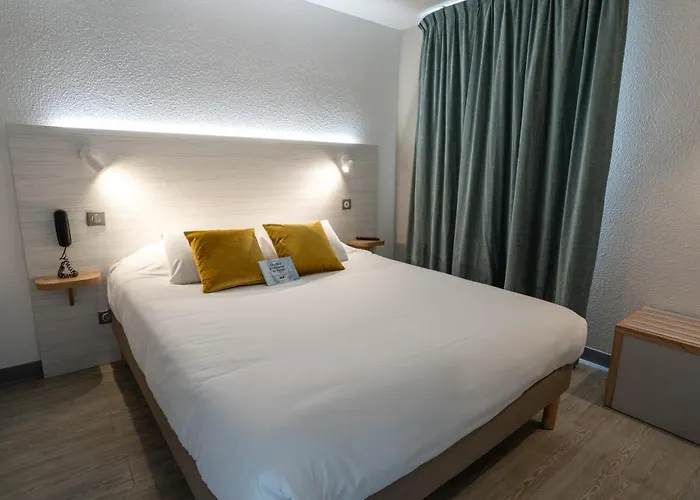 Kyriad Sud - A709 Hotel