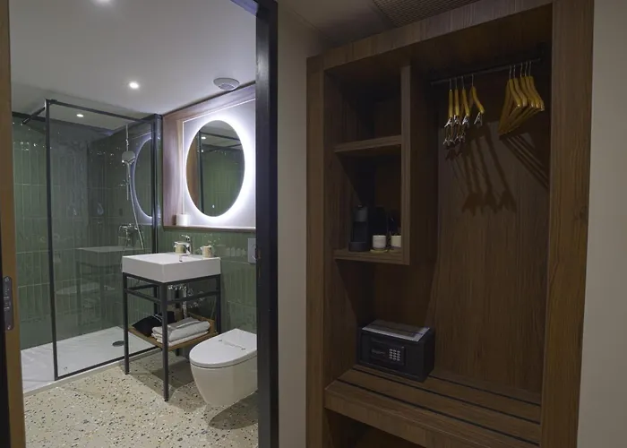 Kyriad Sud - A709 Hotel 3*